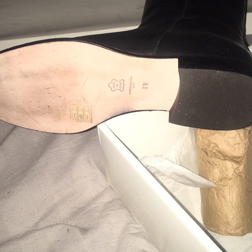 Boots - Picture 4 of 4